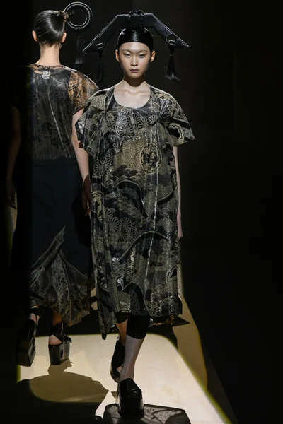 Look 12